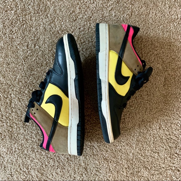 nike dunk yellow black